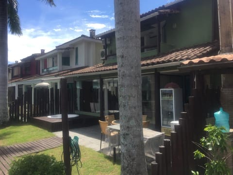 Linda Casa em Angra 5 QTS 4 Suítes House in Angra dos Reis