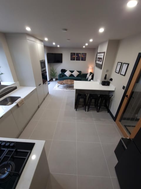 Kitchen or kitchenette, Seating area, Dining area