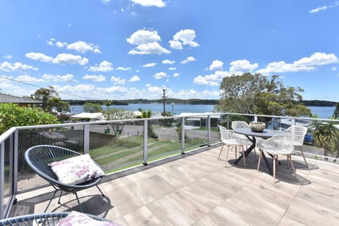 View (from property/room), Balcony/Terrace, Sea view