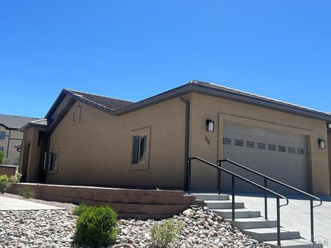 Townhome Modern Appartement in Pueblo