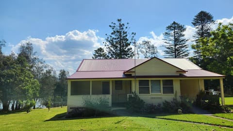 Property building, Natural landscape, Garden