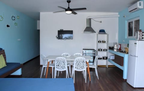 Blue West Villas Apartment in Baravi