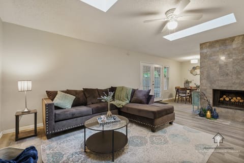 AT&T, Globe Life, Six Flags - Updated Comfy Home House in Grand Prairie