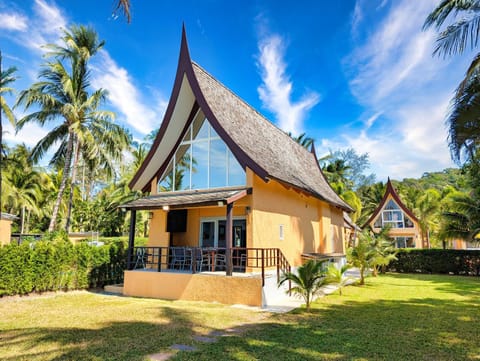 Property building, Day, Garden