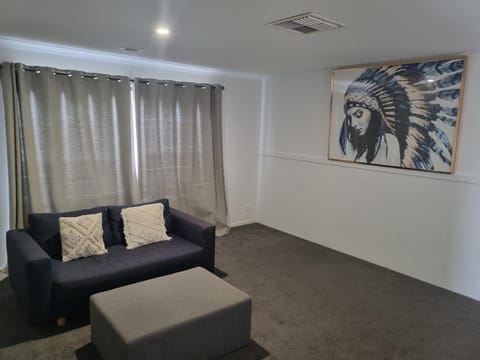 Private Room cbd Airport 20 min Vacation rental in Truganina