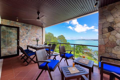 Balcony/Terrace, Seating area, Dining area, Sea view