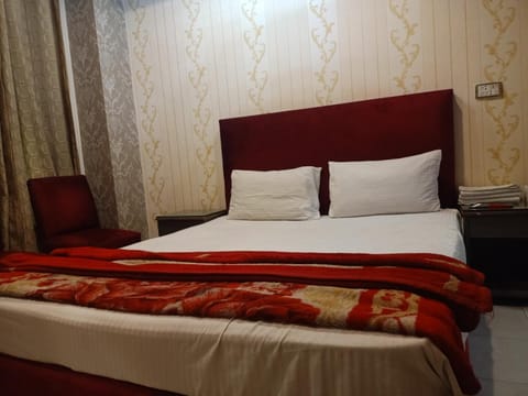 Royal family ties Hotel Bed and Breakfast in Lahore