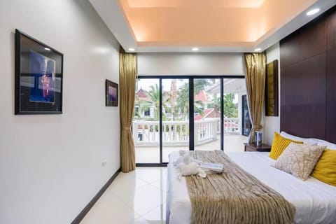 Vacation Pool Villa Na Jomtien Villa in Pattaya City