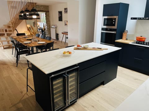 Dining area, kitchen