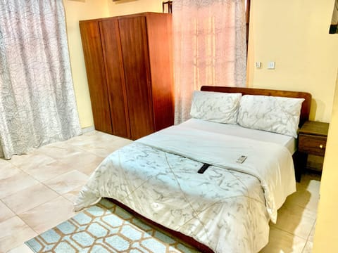 Lé Bamenda Guest House Bed and Breakfast in Accra