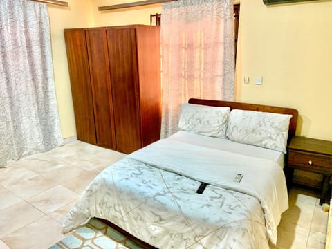 Lé Bamenda Guest House Bed and Breakfast in Accra