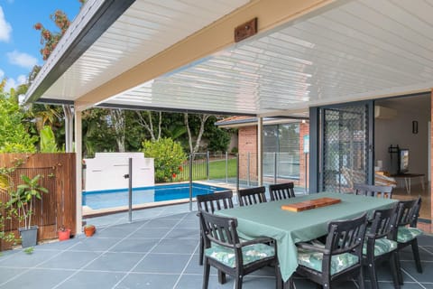 Patio, Dining area, Pool view, Swimming pool