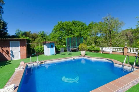 Garden, Garden view, Pool view, Swimming pool, sunbed