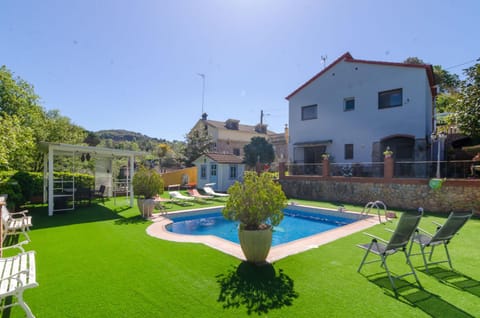 Property building, Patio, Garden view, Swimming pool