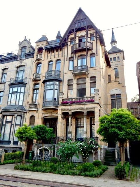 Property building, Day, Neighbourhood, Street view