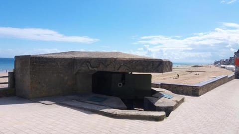 Le Rivage, Maison avec jardin proche de la mer Casa in Bernières-sur-Mer