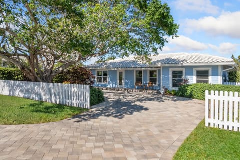 Blue Banyan Boathouse Casa in East Naples