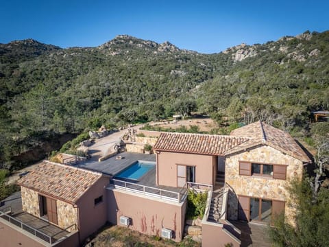 Property building, Bird's eye view, Mountain view