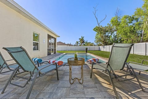 Tranquility and Rejuvenation, Heated Pool - Villa Sunny Side Up - Roelens House in Cape Coral