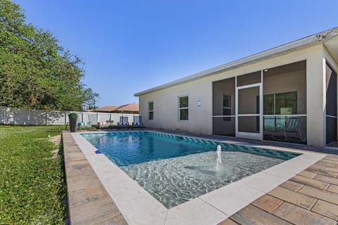 Tranquility and Rejuvenation, Heated Pool - Villa Sunny Side Up - Roelens House in Cape Coral