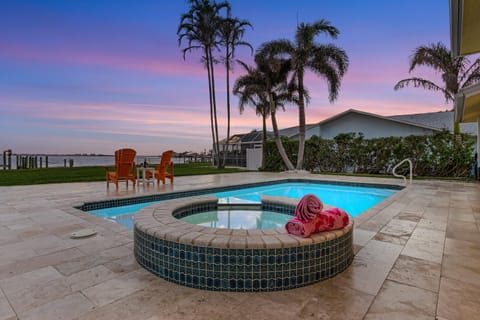 Stunning River View, Heated Pool & Spa - Million Dollar View - Roelens House in Cape Coral