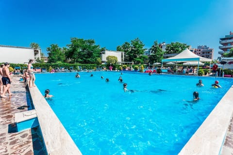 Blu Marlin Residence con piscina Apartment hotel in Emilia-Romagna