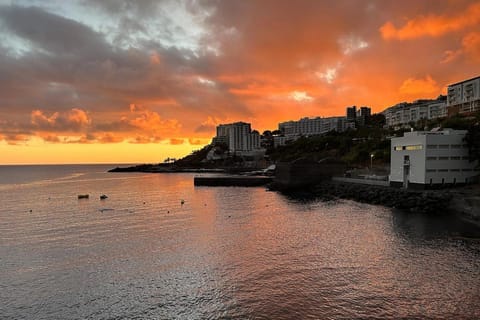 Peace Haven III Apartment in Câmara De Lobos