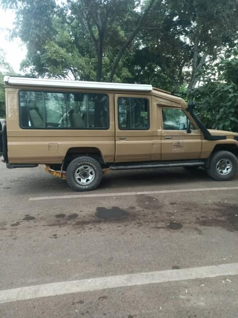 Wildlife tour Luxury tent in Arusha