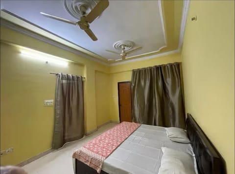 3 BHK apartment in Hazratganj THE MOST PRIME LOCATION Apartment in Lucknow