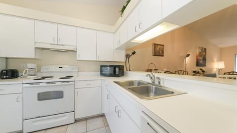 Close to Beaches, Downtown, Restaurants & Parks! Apartment in Sarasota