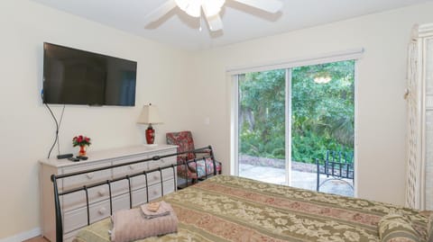 Close to Beaches, Downtown, Restaurants & Parks! Apartment in Sarasota