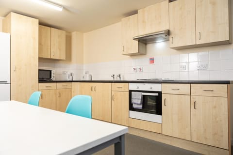 Kitchen or kitchenette, Communal kitchen