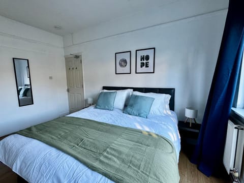 Maberic Housing West London Gem Your Central London Connection Bed and Breakfast in London Borough of Ealing