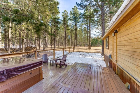 Hot Tub and Fireplace Cozy Angel Fire A-Frame Cabin House in Angel Fire