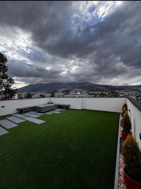 Departamento Ponceano Alto, atrás del supermaxi de la real audiencia Apartment in Quito