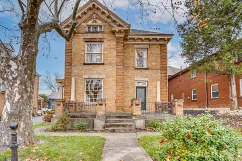 Walk to Garden and Restaurants Zanesville Apartment Apartment in Zanesville