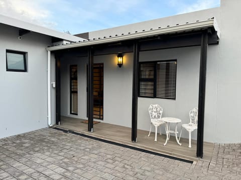 The Secret Garden Cottage Apartment in Port Elizabeth