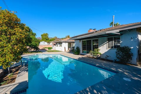 Luxury Estate with Sparkling Pool & Elegant Amenities House in Glendora