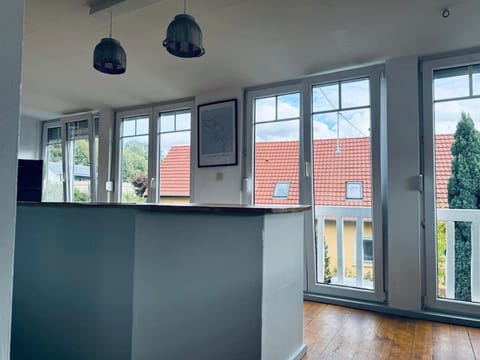 100 m2, 3 Zimmer, Parkplätze, Balkon, Europapark Apartment in Offenburg