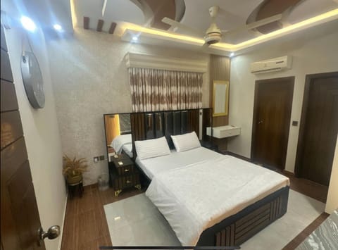 Spacious luxury Apartment 2 Bed 2 Room Apartment in Karachi