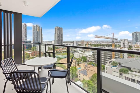 View (from property/room), Balcony/Terrace, City view