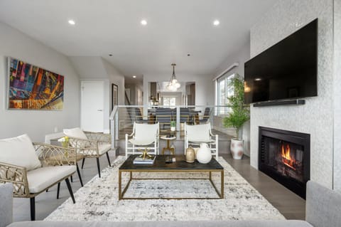 Serene Home on the Hill with amazing view! near SF House in Daly City