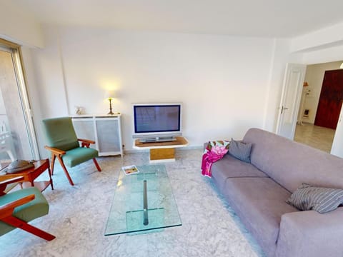 Spacieux 2P centre Menton avec terrasse, clim et parking privé - FR-1-196-370 Apartment in Menton