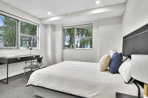 Stylish Urban in Mays Hill 2Bed Apt Apartment in Parramatta