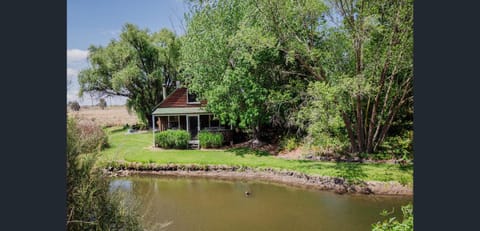 Glenrock Gardens - The Cottage House in Tenterfield