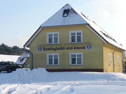 Property building, Day, Winter, Parking