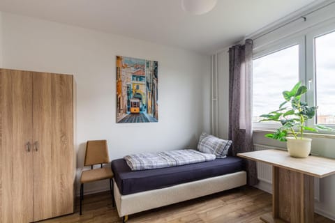 Geräumige 3-Zimmer-Wohnung mit vollausgestatteter Küche Apartment in Halle Saale