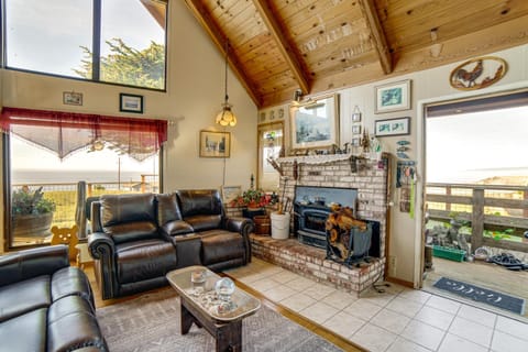 Private Beach Access Pet-Friendly California Gem! House in Mendocino County