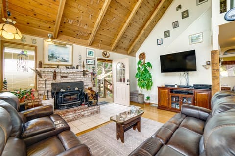 Private Beach Access Pet-Friendly California Gem! House in Mendocino County