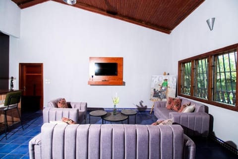 Communal lounge/ TV room, TV and multimedia, Living room, Evening entertainment